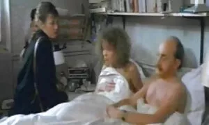 Jolie brune en film x entier streaming vidéo amateur a des relations sexuelles devant la caméra
