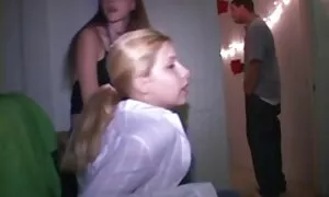 Ann Knecht est un vampire film sex complet hd à Venise