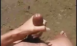 Rend sa chatte poilue humide et collante video porno complet