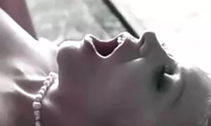 Strapon film porno complet française - deux lesbiennes sexy et strapon