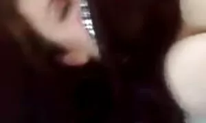 Gay bear lubrifie le cul film porno complet francais et se masturbe sur le lit